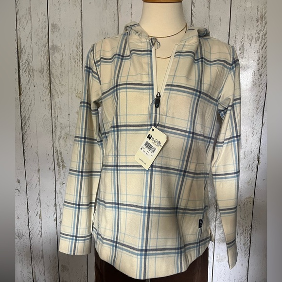 Salt Life Jackets & Blazers - Salt Life NEW Plaid Jacket Womens size Small - hooded.